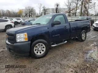 2012 Chevrolet Silverado 1500 Work Truck z VIN 1GCNKPEA0CZ284594, wystawiony jako Copart lot #82706825 z przebiegiem 107 277 mil mil oraz Szkoda całkowita • Salvage title. Historia ofert i sprzedaży dostępna na DreamBid. Obrazek 1.
