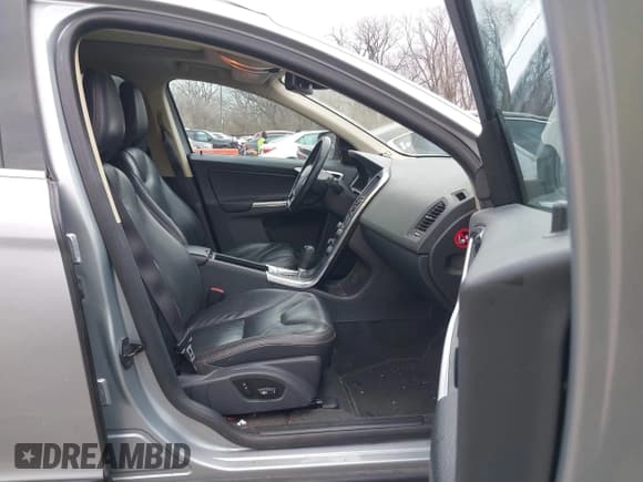 ✅ 2012 Volvo XC60 3.2L • VIN: YV4952DL3C2327880 • Лот: 41215399. Опубликован ранее на IAAI с пробегом 213 992 миль. Бесплатный доступ к архиву аукционных продаж из США и подробный отчёт об истории автомобиля на DreamBid. Изображение 5.