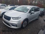 ✅ 2023 Chrysler Pacifica Hybrid Touring L • VIN: 2C4RC1L77PR588847 • Лот: 43624677. Опубликован ранее на IAAI с пробегом 26 866 миль. Бесплатный доступ к архиву аукционных продаж из США и подробный отчёт об истории автомобиля на DreamBid. Изображение 2.