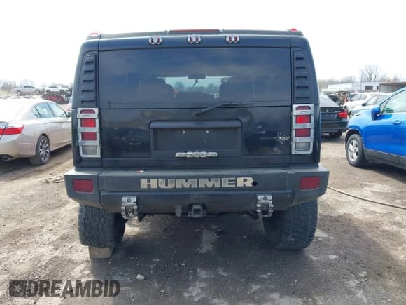 ✅ 2007 Hummer H2 SUV • VIN: 5GRGN23UX7H112972 • Лот: 41980625. Опубликован ранее на IAAI с пробегом 214 857 миль. Бесплатный доступ к архиву аукционных продаж из США и подробный отчёт об истории автомобиля на DreamBid. Изображение 17.