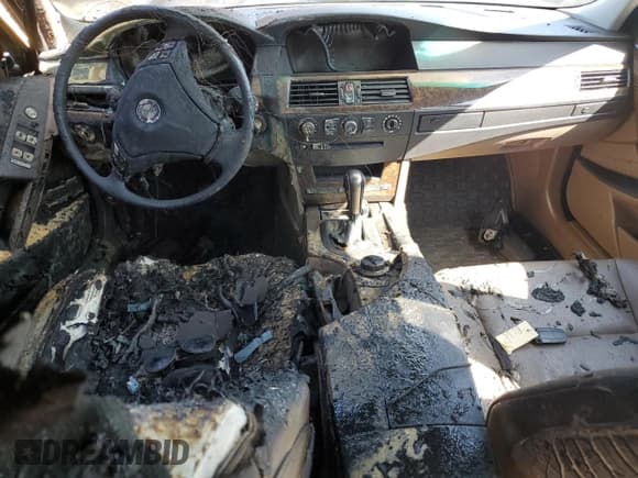 ✅ 2007 BMW 5 Series 530xi • VIN: WBANF73557CU24493 • Лот: 47862805. Опубликован ранее на Copart с пробегом Не указан. Бесплатный доступ к архиву аукционных продаж из США и подробный отчёт об истории автомобиля на DreamBid. Изображение 8.