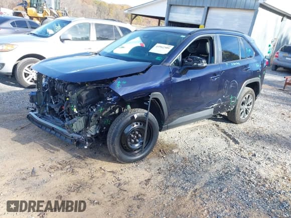 ✅ 2024 Toyota RAV4 Hybrid XLE Premium • VIN: 2T3B6RFV2RW062622 • Лот: 43562309. Опубликован ранее на IAAI с пробегом 18 209 миль. Бесплатный доступ к архиву аукционных продаж из США и подробный отчёт об истории автомобиля на DreamBid. Изображение 2.