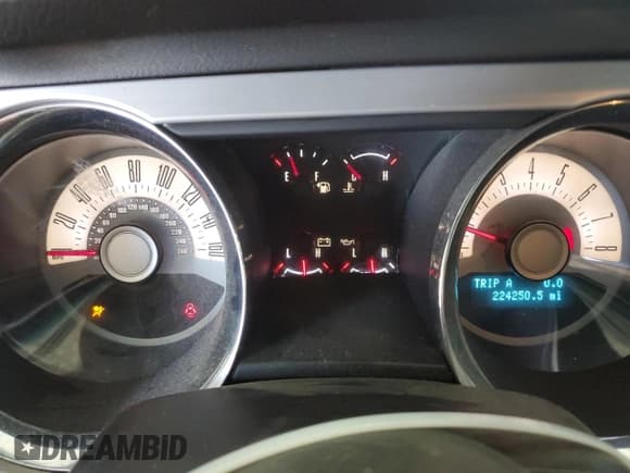 ✅ 2011 Ford Mustang V6 • VIN: 1ZVBP8AM3B5118678 • Lot: 85485425. Listed on Copart with 224,250 mi. Free auction sales archive from the USA and detailed vehicle history report at DreamBid. Image 9.