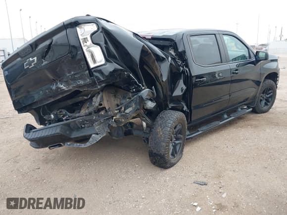 ✅ 2021 Chevrolet Silverado 1500 LT Trail Boss • VIN: 3GCPYFEL2MG471873 • Lot: 41216075. Wystawiony na IAAI z przebiegiem 40 334 mil. Bezpłatny archiwum sprzedaży aukcyjnych z USA i szczegółowy raport historii pojazdu na DreamBid. Zdjęcie 4.