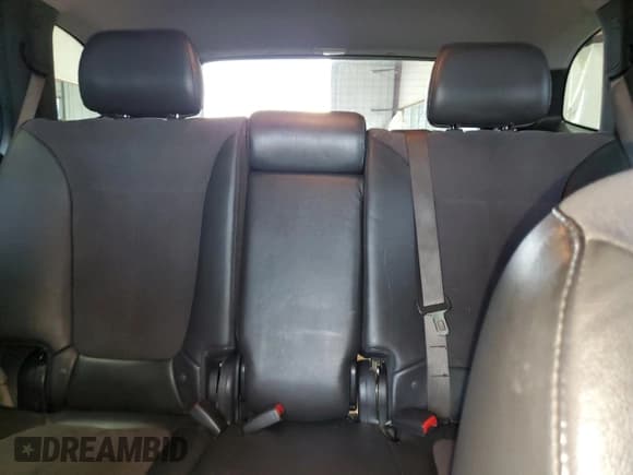 ✅ 2012 Hyundai Santa Fe SE • VIN: 5XYZH4AG6CG135162 • Lot: 79197764. Listed on Copart with 87,661 mi. Free auction sales archive from the USA and detailed vehicle history report at DreamBid. Image 10.