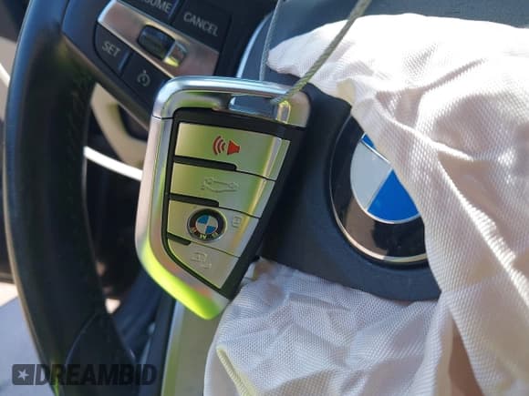 ✅ 2020 BMW 3 Series 330i • VIN: 3MW5R1J04L8B05664 • Lot: 43195890. Wystawiony na IAAI z przebiegiem 93 851 mil. Bezpłatny archiwum sprzedaży aukcyjnych z USA i szczegółowy raport historii pojazdu na DreamBid. Zdjęcie 11.