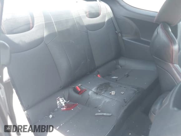 ✅ 2014 Hyundai Genesis Coupe Ultimate • VIN: KMHHU6KJ0EU119484 • Lot: 42589882. Wystawiony na IAAI z przebiegiem 96 957 mil. Bezpłatny archiwum sprzedaży aukcyjnych z USA i szczegółowy raport historii pojazdu na DreamBid. Zdjęcie 8.