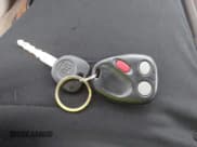 ✅ 2006 Chevrolet Equinox LT • VIN: 2CNDL63F966095794 • Лот: 42413961. Опубликован ранее на IAAI с пробегом 215 488 миль. Бесплатный доступ к архиву аукционных продаж из США и подробный отчёт об истории автомобиля на DreamBid. Изображение 11.