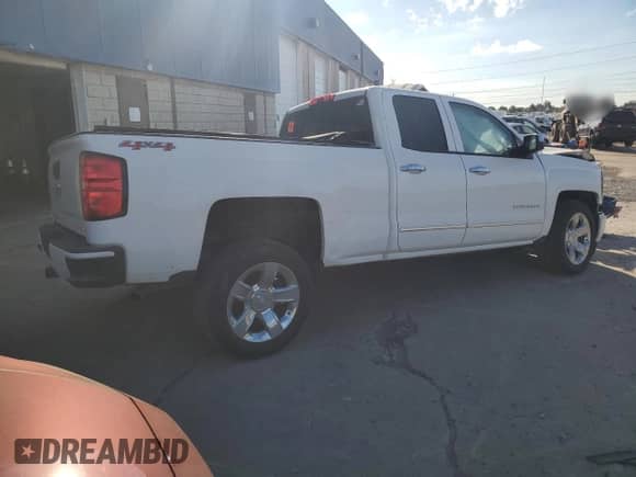 ✅ 2015 Chevrolet Silverado 1500 LT • VIN: 1GCVKREH0FZ438119 • Лот: 84739865. Опубликован ранее на Copart с пробегом 181 585 миль. Бесплатный доступ к архиву аукционных продаж из США и подробный отчёт об истории автомобиля на DreamBid. Изображение 3.