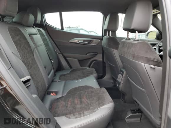 2024 Dodge Hornet R/T z VIN ZACPDFCW9R3A35429, wystawiony jako Copart lot #62019975 z przebiegiem 11 111 mil mil oraz Szkoda całkowita • Salvage title. Historia ofert i sprzedaży dostępna na DreamBid. Obrazek 11.