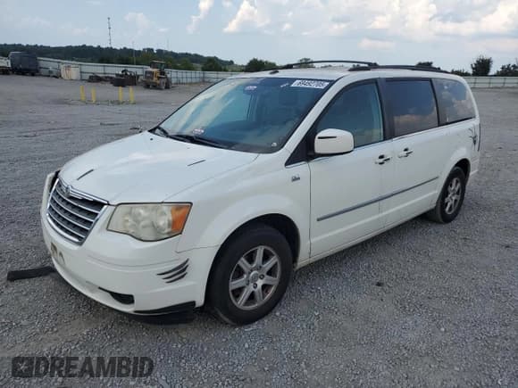 ✅ 2010 Chrysler Town & Country Touring Plus • VIN: 2A4RR8DX8AR480664 • Lot: 69492705. Wystawiony na Copart z przebiegiem 233 855 mil. Bezpłatny archiwum sprzedaży aukcyjnych z USA i szczegółowy raport historii pojazdu na DreamBid. Zdjęcie 1.