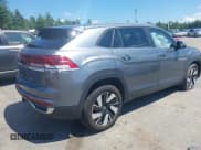 ✅ 2024 Volkswagen Atlas SE • VIN: 1V2HE2CA7RC249877 • Lot: 42614219. Wystawiony na IAAI z przebiegiem 7 108 mil. Bezpłatny archiwum sprzedaży aukcyjnych z USA i szczegółowy raport historii pojazdu na DreamBid. Zdjęcie 4.