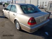 ✅ 2000 Mercedes-Benz C 230 Kompressor • VIN: WDBHA24G9YA856825 • Lot: 41418925. Wystawiony na IAAI z przebiegiem 99 616 mil. Bezpłatny archiwum sprzedaży aukcyjnych z USA i szczegółowy raport historii pojazdu na DreamBid. Zdjęcie 3.