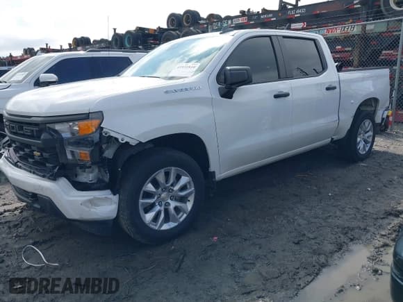 ✅ 2023 Chevrolet Silverado 1500 Custom • VIN: 3GCPABEK0PG189420 • Lot: 41931810. Wystawiony na IAAI z przebiegiem 40 505 mil. Bezpłatny archiwum sprzedaży aukcyjnych z USA i szczegółowy raport historii pojazdu na DreamBid. Zdjęcie 17.