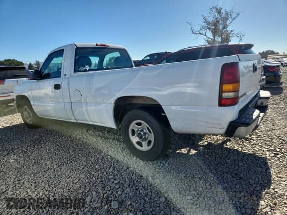 2001 GMC Sierra 1500 SL с VIN 1GTEC14V11E124615, выставлен на аукционе Copart как лот 91309965 с пробегом 255 933 миль миль и Чистый • Clean title. История ставок и продаж доступна на DreamBid. Изображение 2.