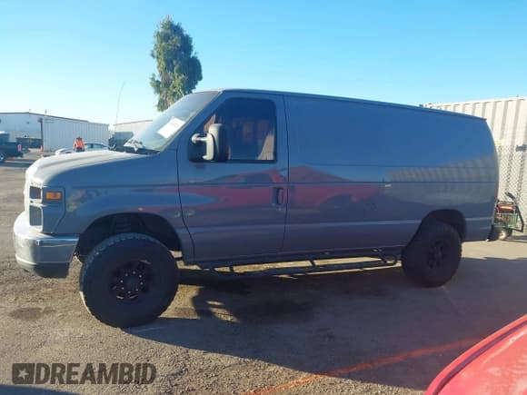 ✅ 2008 Ford Econoline Cargo Commercial • VIN: 1FTNE14W78DB01245 • Лот: 43869721. Опубликован ранее на IAAI с пробегом 378 123 миль. Бесплатный доступ к архиву аукционных продаж из США и подробный отчёт об истории автомобиля на DreamBid. Изображение 14.