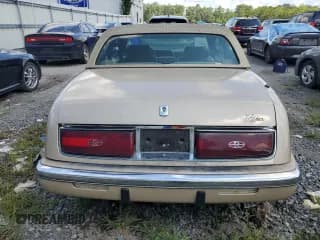 ✅ 1992 Buick Riviera • VIN: 1G4EZ13LXNU402255 • Lot: 70081635. Wystawiony na Copart z przebiegiem Nie podano. Bezpłatny archiwum sprzedaży aukcyjnych z USA i szczegółowy raport historii pojazdu na DreamBid. Zdjęcie 6.