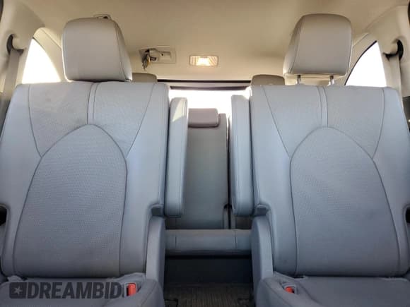 ✅ 2023 Toyota Highlander Hybrid Limited • VIN: 5TDXBRCH4PS111527 • Lot: 90522325. Wystawiony na Copart z przebiegiem 56 251 mil. Bezpłatny archiwum sprzedaży aukcyjnych z USA i szczegółowy raport historii pojazdu na DreamBid. Zdjęcie 10.