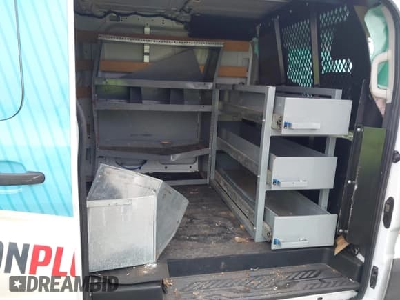 ✅ 2020 Ford Transit Cargo • VIN: 1FTBR1Y84LKB05972 • Lot: 41496329. Wystawiony na IAAI z przebiegiem Nie podano. Bezpłatny archiwum sprzedaży aukcyjnych z USA i szczegółowy raport historii pojazdu na DreamBid. Zdjęcie 8.