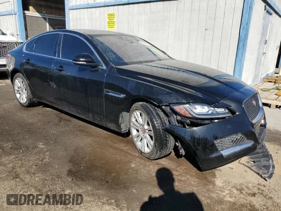 ✅ 2017 Jaguar XF 35t Premium • VIN: SAJBD4BV2HCY46381 • Lot: 50384745. Listed on Copart with 84,040 mi. Free auction sales archive from the USA and detailed vehicle history report at DreamBid. Image 4.