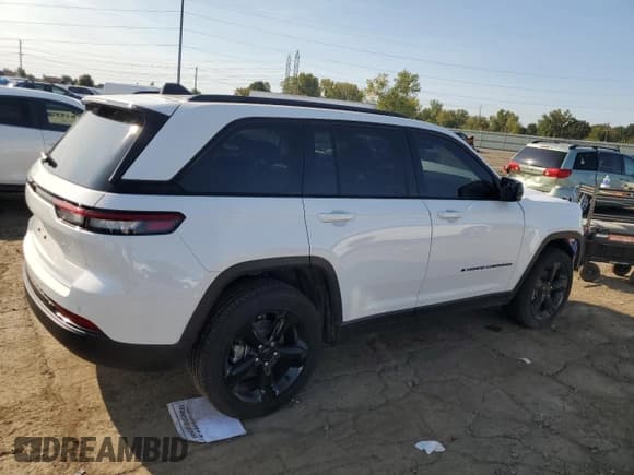 ✅ 2025 Jeep Grand Cherokee Altitude X • VIN: 1C4RJHAG7SC275400 • Lot: 72008805. Wystawiony na Copart z przebiegiem 8 566 mil. Bezpłatny archiwum sprzedaży aukcyjnych z USA i szczegółowy raport historii pojazdu na DreamBid. Zdjęcie 3.