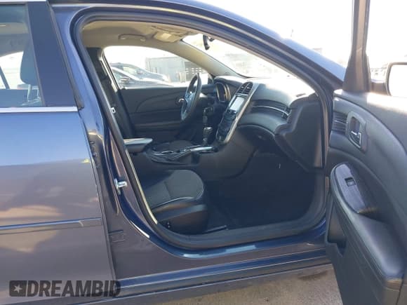 ✅ 2014 Chevrolet Malibu LT • VIN: 1G11C5SLXEF111393 • Lot: 43460512. Listed on IAAI with 95,497 mi. Free auction sales archive from the USA and detailed vehicle history report at DreamBid. Image 5.