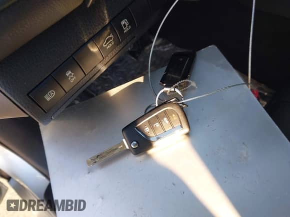 2023 Toyota Camry LE z VIN 4T1C11AK9PU144502, wystawiony jako IAAI lot #43307396 z przebiegiem 146 171 mil mil oraz . Historia ofert i sprzedaży dostępna na DreamBid. Obrazek 11.