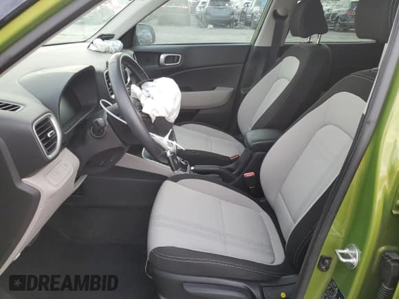 ✅ 2024 Hyundai Venue SEL • VIN: KMHRC8A35RU292994 • Lot: 50950715. Listed on Copart with 10,697 mi. Free auction sales archive from the USA and detailed vehicle history report at DreamBid. Image 7.