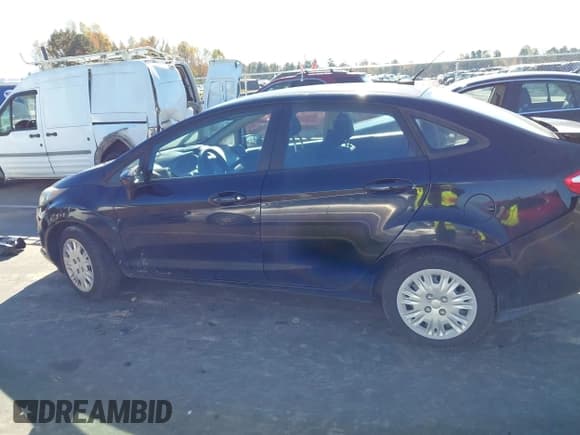✅ 2016 Ford Fiesta S • VIN: 3FADP4AJ6GM173174 • Лот: 43583400. Опубликован ранее на IAAI с пробегом 163 381 миль. Бесплатный доступ к архиву аукционных продаж из США и подробный отчёт об истории автомобиля на DreamBid. Изображение 15.