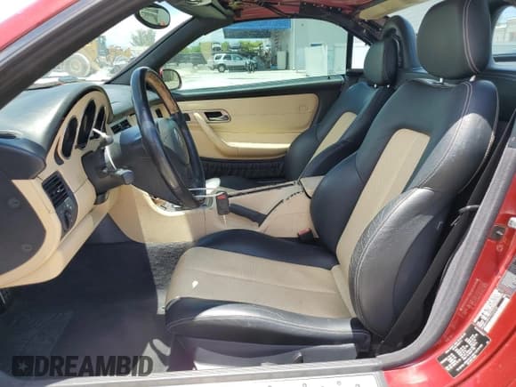 ✅ 2001 Mercedes-Benz SLK 230 Kompressor • VIN: WDBKK49F01F223928 • Lot: 58350145. Wystawiony na Copart z przebiegiem 102 651 mil. Bezpłatny archiwum sprzedaży aukcyjnych z USA i szczegółowy raport historii pojazdu na DreamBid. Zdjęcie 7.