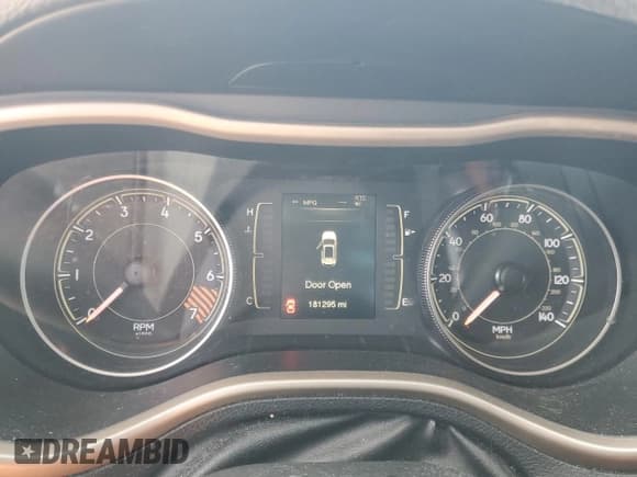 ✅ 2014 Jeep Cherokee Latitude • VIN: 1C4PJLCB2EW205866 • Lot: 92249675. Listed on Copart with 181,295 mi. Free auction sales archive from the USA and detailed vehicle history report at DreamBid. Image 9.