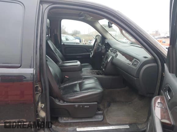 ✅ 2007 GMC Sierra Denali • VIN: 2GTEK638771661866 • Lot: 43706706. Wystawiony na IAAI z przebiegiem 217 333 mil. Bezpłatny archiwum sprzedaży aukcyjnych z USA i szczegółowy raport historii pojazdu na DreamBid. Zdjęcie 5.