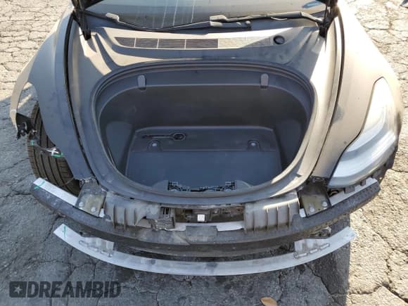 ✅ 2019 Tesla Model 3 Mid Range • VIN: 5YJ3E1EA3KF431412 • Lot: 69645775. Listed on Copart with 114,104 mi. Free auction sales archive from the USA and detailed vehicle history report at DreamBid. Image 12.