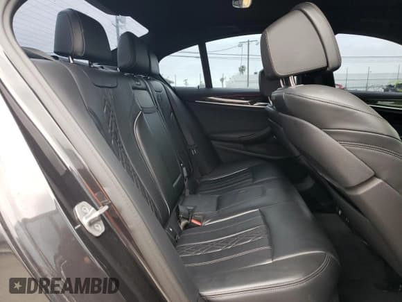 ✅ 2022 BMW 5 Series M550i xDrive • VIN: WBA13BK01NCH78575 • Лот: 52324675. Опубликован ранее на Copart с пробегом 56 539 миль. Бесплатный доступ к архиву аукционных продаж из США и подробный отчёт об истории автомобиля на DreamBid. Изображение 11.