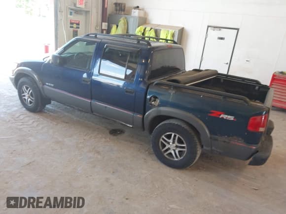 ✅ 2004 Chevrolet S-10 LS • VIN: 1GCDT13X54K101701 • Lot: 42577386. Wystawiony na IAAI z przebiegiem Nie podano. Bezpłatny archiwum sprzedaży aukcyjnych z USA i szczegółowy raport historii pojazdu na DreamBid. Zdjęcie 3.