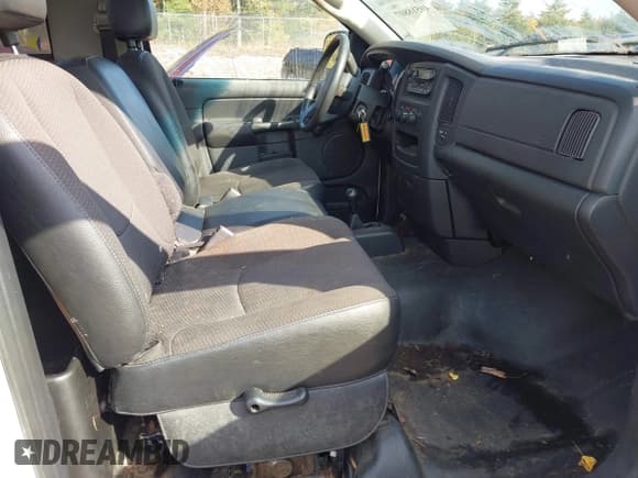 ✅ 2005 Dodge 2500 ST • VIN: 3D7KS26D05G815316 • Lot: 40518807. Wystawiony na IAAI z przebiegiem 80 295 mil. Bezpłatny archiwum sprzedaży aukcyjnych z USA i szczegółowy raport historii pojazdu na DreamBid. Zdjęcie 5.