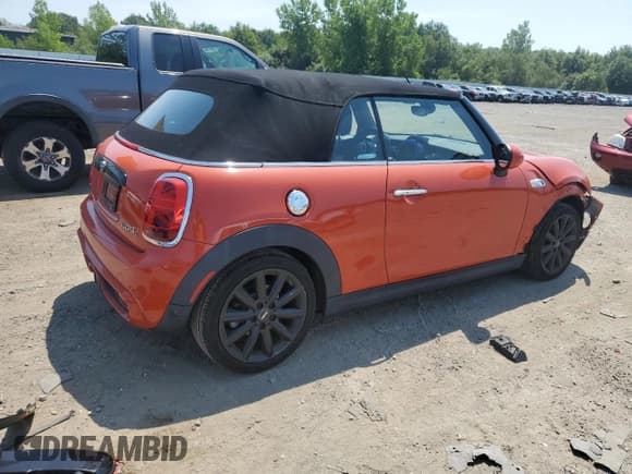 ✅ 2019 MINI Convertible Cooper S • VIN: WMWWG9C57K3E40509 • Лот: 66933365. Опубликован ранее на Copart с пробегом 31 009 миль. Бесплатный доступ к архиву аукционных продаж из США и подробный отчёт об истории автомобиля на DreamBid. Изображение 3.