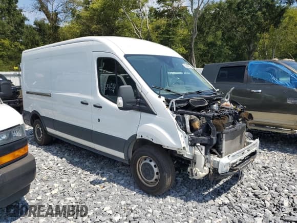 ✅ 2017 Ford Transit • VIN: 1FTYR2CG1HKB12531 • Lot: 70606285. Listed on Copart with 209,960 mi. Free auction sales archive from the USA and detailed vehicle history report at DreamBid. Image 4.