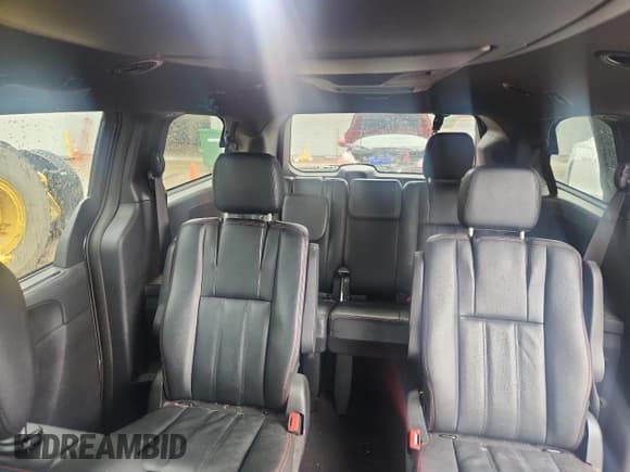 ✅ 2020 Dodge Grand Caravan GT • VIN: 2C4RDGEG7LR213628 • Lot: 71051895. Wystawiony na Copart z przebiegiem 212 198 mil. Bezpłatny archiwum sprzedaży aukcyjnych z USA i szczegółowy raport historii pojazdu na DreamBid. Zdjęcie 10.