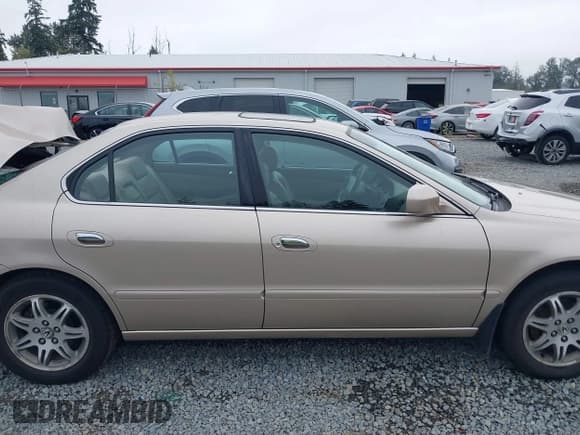 ✅ 2000 Acura TL • VIN: 19UUA5665YA023465 • Lot: 43117888. Wystawiony na IAAI z przebiegiem 206 129 mil. Bezpłatny archiwum sprzedaży aukcyjnych z USA i szczegółowy raport historii pojazdu na DreamBid. Zdjęcie 13.