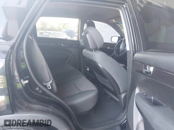 ✅ 2013 Kia Sorento LX • VIN: 5XYKT4A12DG345710 • Lot: 43658971. Wystawiony na IAAI z przebiegiem 205 886 mil. Bezpłatny archiwum sprzedaży aukcyjnych z USA i szczegółowy raport historii pojazdu na DreamBid. Zdjęcie 8.