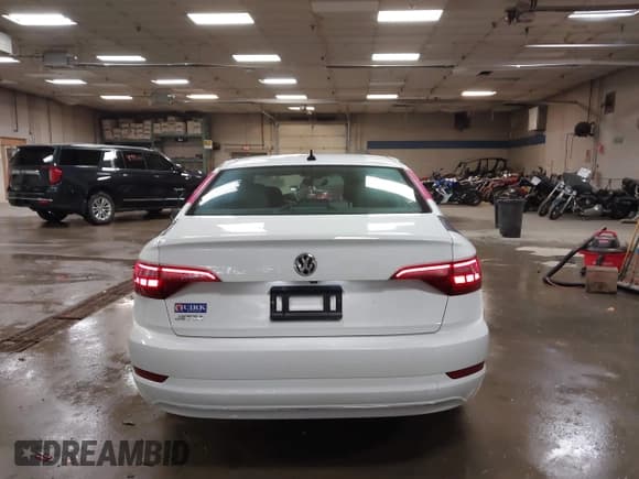 ✅ 2021 Volkswagen Jetta SEL • VIN: 3VWE57BU9MM099899 • Лот: 42858415. Опубликован ранее на IAAI с пробегом 136 838 миль. Бесплатный доступ к архиву аукционных продаж из США и подробный отчёт об истории автомобиля на DreamBid. Изображение 17.