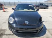 ✅ 2014 Volkswagen Beetle 2.0L TDI w/Sun/Sound/Nav • VIN: 3VWJL7AT6EM646352 • Лот: 59969245. Опубликован ранее на Copart с пробегом 71 078 миль. Бесплатный доступ к архиву аукционных продаж из США и подробный отчёт об истории автомобиля на DreamBid. Изображение 5.