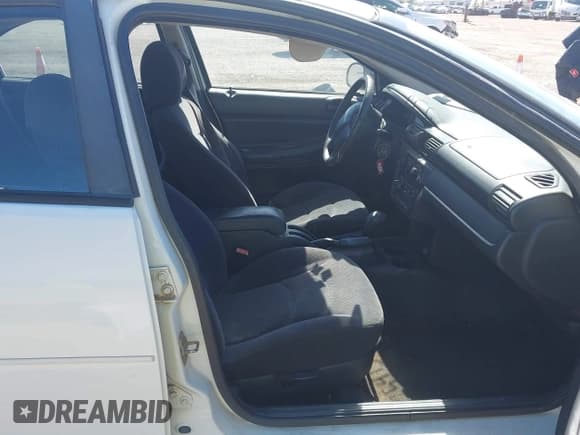 ✅ 2004 Dodge Stratus • VIN: 1B3EL36J64N366764 • Lot: 43541582. Wystawiony na IAAI z przebiegiem 228 389 mil. Bezpłatny archiwum sprzedaży aukcyjnych z USA i szczegółowy raport historii pojazdu na DreamBid. Zdjęcie 5.