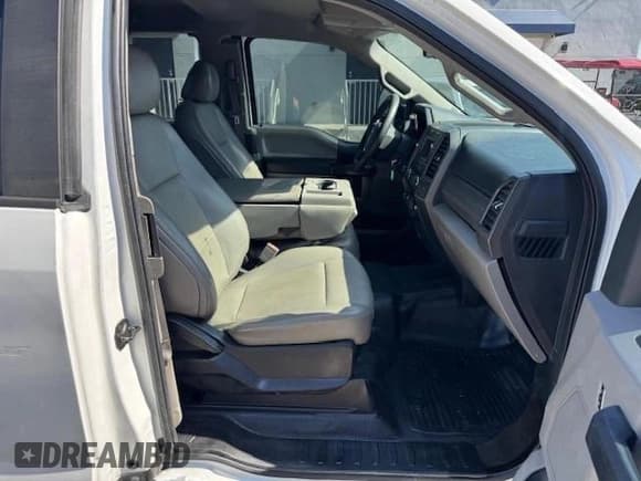 ✅ 2019 Ford F-250 XL • VIN: 1FT7X2A6XKED16231 • Lot: 85536435. Wystawiony na Copart z przebiegiem 107 278 mil. Bezpłatny archiwum sprzedaży aukcyjnych z USA i szczegółowy raport historii pojazdu na DreamBid. Zdjęcie 7.
