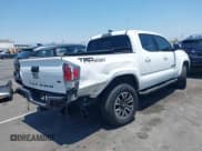 ✅ 2020 Toyota Tacoma SR5 • VIN: 3TMAZ5CN5LM116102 • Lot: 42755324. Wystawiony na IAAI z przebiegiem 63 730 mil. Bezpłatny archiwum sprzedaży aukcyjnych z USA i szczegółowy raport historii pojazdu na DreamBid. Zdjęcie 4.