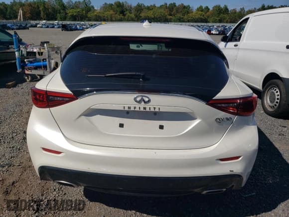 ✅ 2018 Infiniti QX30 Premium • VIN: SJKCH5CP4JA045950 • Lot: 71432655. Wystawiony na Copart z przebiegiem Nie podano. Bezpłatny archiwum sprzedaży aukcyjnych z USA i szczegółowy raport historii pojazdu na DreamBid. Zdjęcie 6.