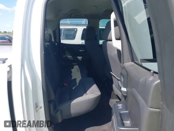 ✅ 2019 Chevrolet Silverado 1500 LT • VIN: 2GCVKPEC2K1108705 • Lot: 42206544. Wystawiony na IAAI z przebiegiem 84 871 mil. Bezpłatny archiwum sprzedaży aukcyjnych z USA i szczegółowy raport historii pojazdu na DreamBid. Zdjęcie 8.