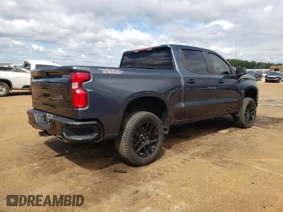 ✅ 2021 Chevrolet Silverado 1500 LT Trail Boss • VIN: 1GCPYFED4MZ445381 • Lot: 70599864. Wystawiony na Copart z przebiegiem 78 743 mil. Bezpłatny archiwum sprzedaży aukcyjnych z USA i szczegółowy raport historii pojazdu na DreamBid. Zdjęcie 3.