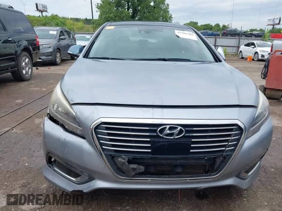 2016 Hyundai Sonata Limited with VIN KMHE34L13GA017321, listed as a IAAI auction lot 42966209 with 110,822 mi miles and . Bid and sale history available at DreamBid. Image 13.